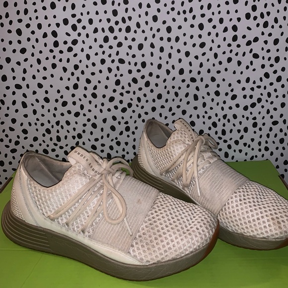 Women’s Under Armor Shoes - Picture 2 of 3